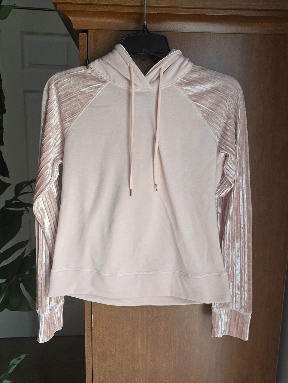 Calia By Carrie Underwood Womens Xs Soft Pink hoodie With Velvet Accents